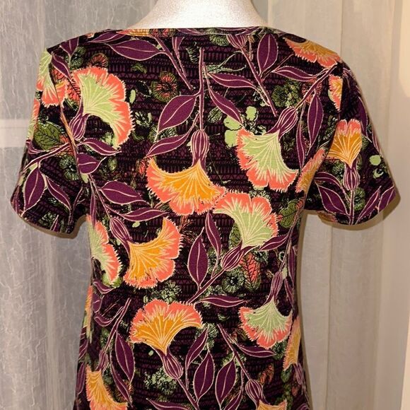 LuLaRoe XS Classic Floral Purple Black Green Gold Orange Short Sleeve Crew Tee - Picture 4 of 9